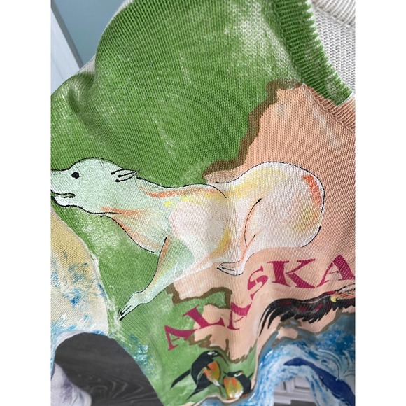 Ladies, vintage MARGUERITA, handpainted Alaska animal graphic sweater - Picture 5 of 7